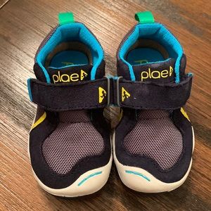 Plae size 6 toddler boy shoes